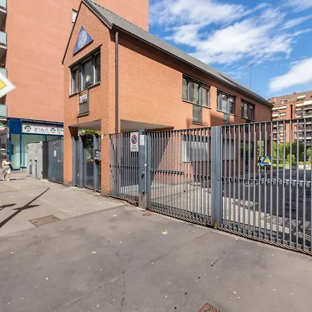 Con Terrazzo Nei Pressi Dell'universita Lejlighed *